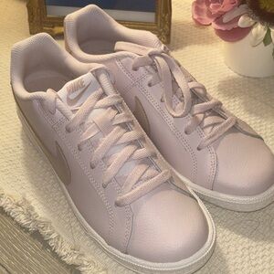 Nike Women's Light Pink Sneakers